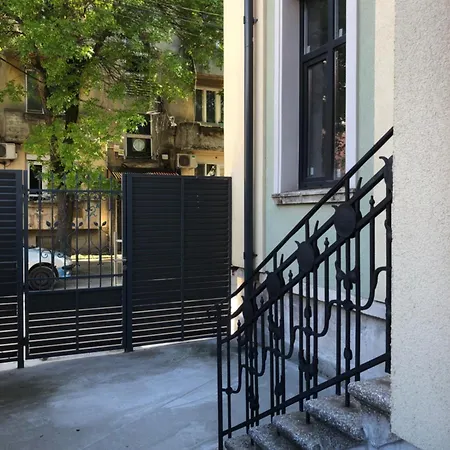 Пространства За Гости Синият Час - Апартамент Little Wing Ruse Exterior photo
