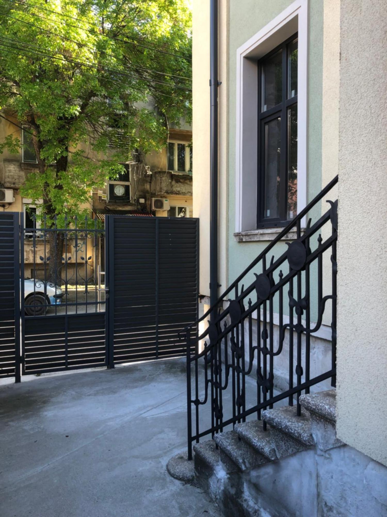 пространства за гости синият час - Little Wing Apartment Ruse